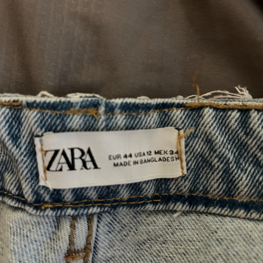 Jeans - Picture 3 of 3